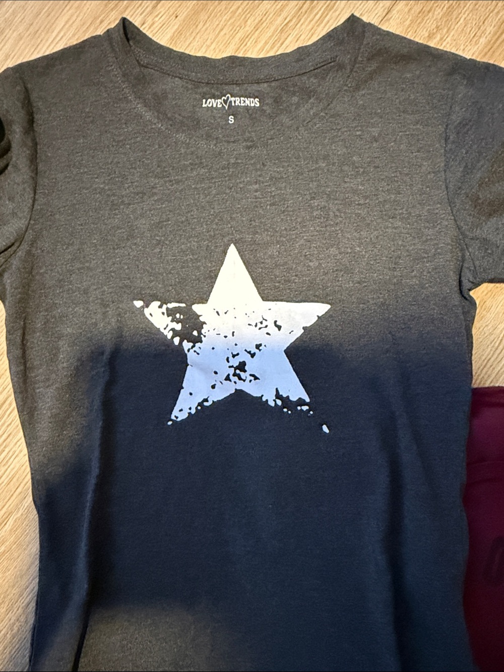 5 Piece Bundle Of Size Small T-Shirts 5/$25 - Picture 2 of 12